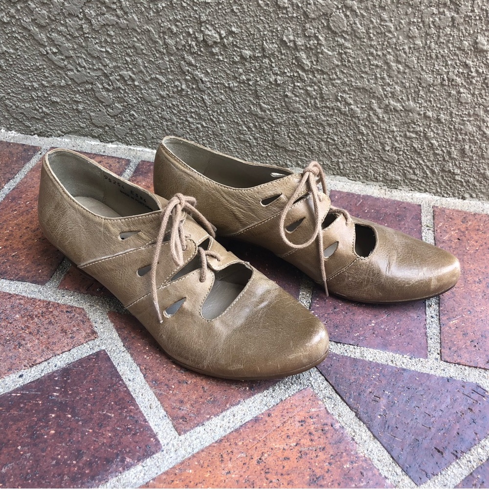 Taupe Lace-Up Fidji Shoes with Cut-Out Details